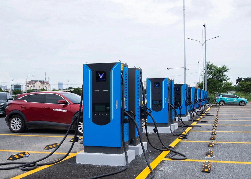 V-Green triển khai 99 siêu trạm sạc trên toàn quốc