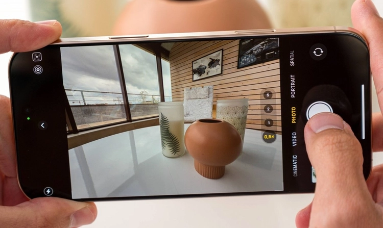 Top 3 smartphone Android chụp ảnh đẹp "ăn đứt" iPhone 17