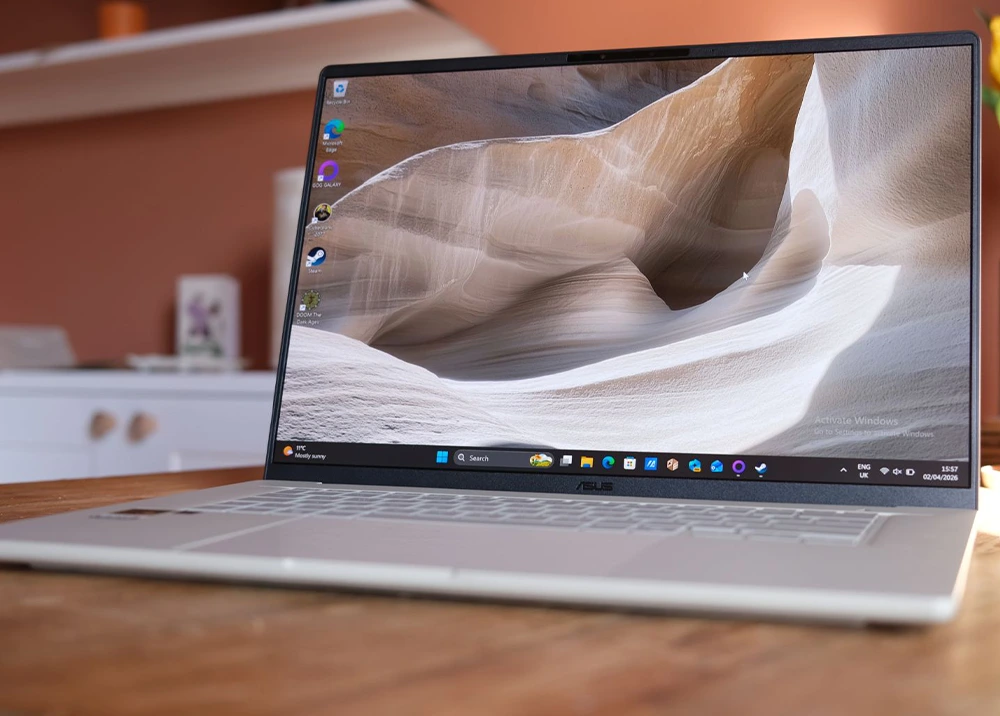 ASUS Zenbook A16: Nhẹ nhưng mạnh mẽ bất ngờ