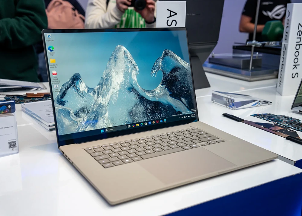 ASUS Zenbook A16: Nhẹ nhưng mạnh mẽ bất ngờ