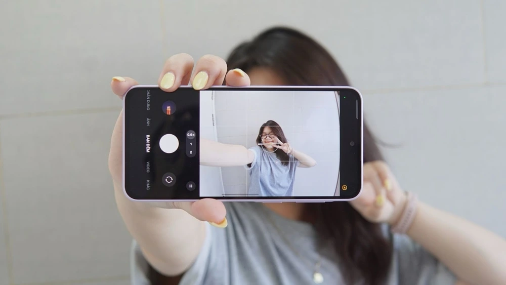 Bí kíp chụp đêm, lên outfit cùng Galaxy A37/57 5G