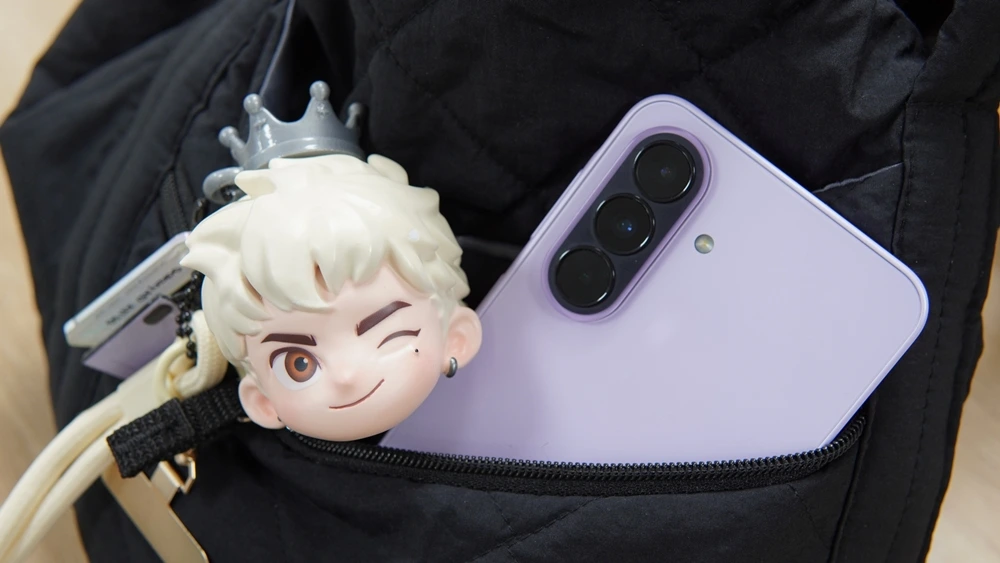 Bí kíp chụp đêm, lên outfit cùng Galaxy A37/57 5G