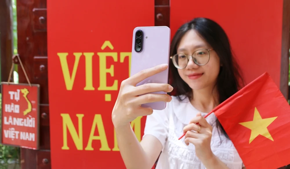 Chụp ảnh nét, chỉnh ảnh chuẩn, nghỉ lễ cùng Galaxy A57 5G