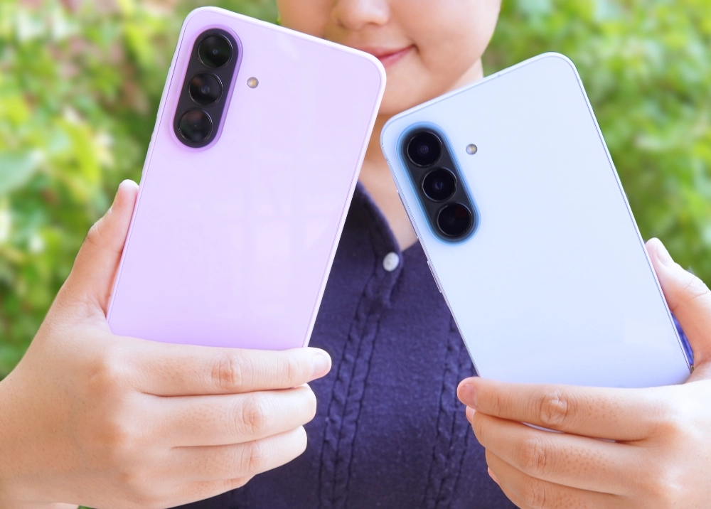 Đặt lên bàn cân Galaxy A57 | A37 5G và đàn anh: Nâng cấp "đáng ví" bắt vibe Awesome cực nét