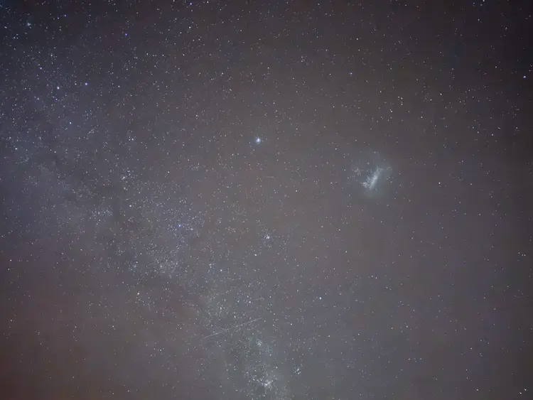 Tính năng ẩn của iOS 26 giúp iPhone chụp ảnh vũ trụ cực nét