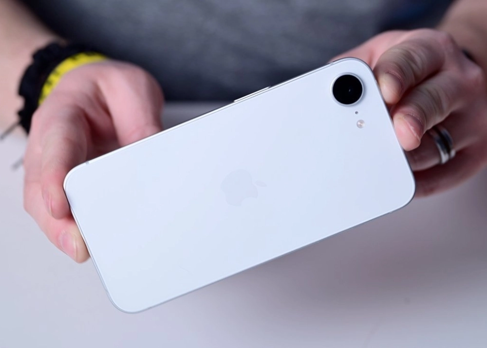 iPhone 17e có thể tự sửa tại nhà, người dùng hưởng lợi