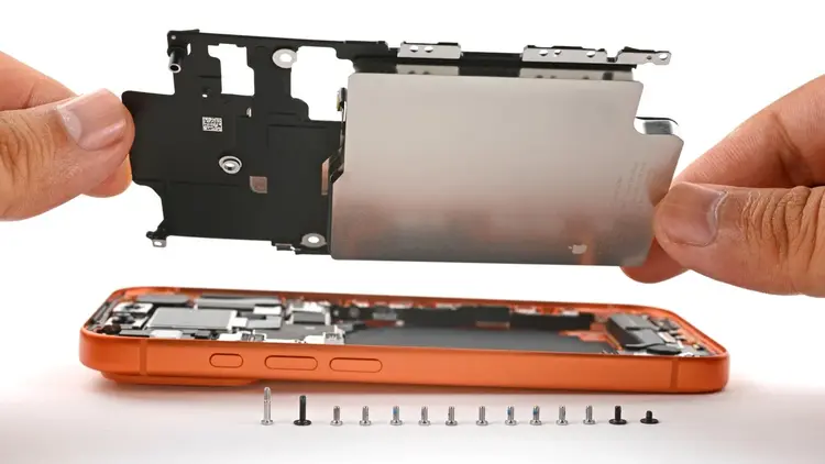 iPhone được chấm điểm bất ngờ về khả năng sửa chữa
