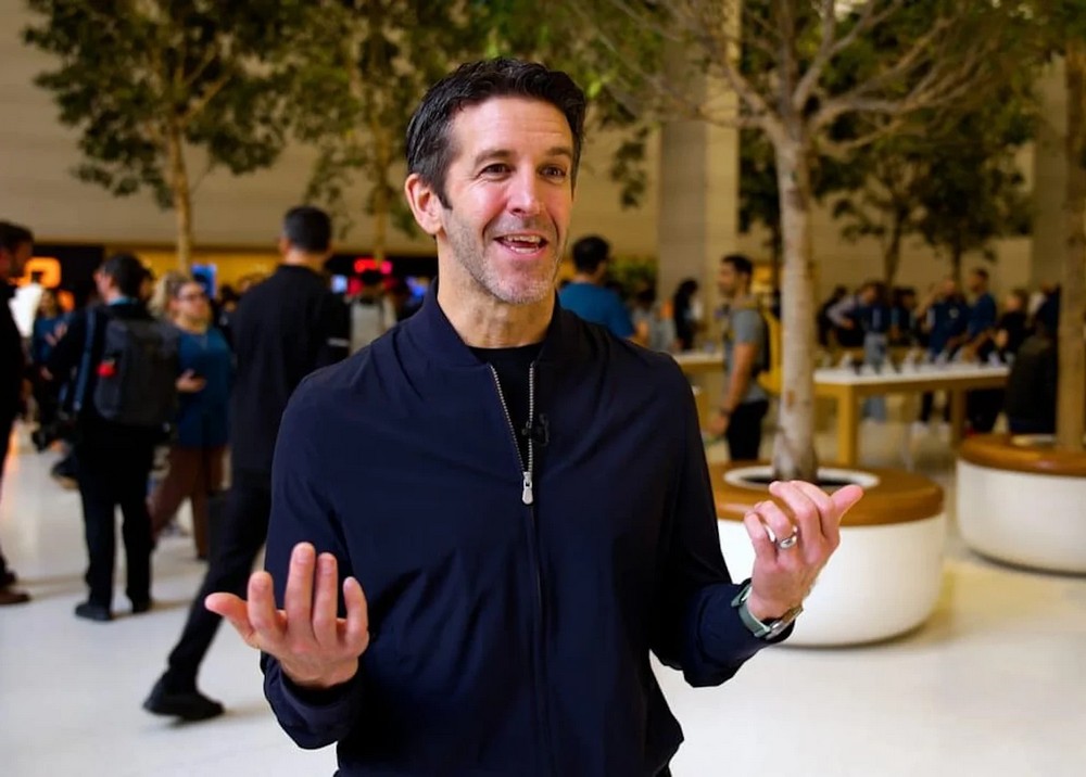 John Ternus làm CEO mới của Apple