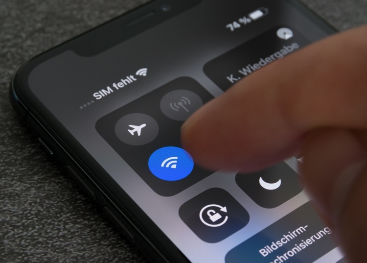 Cách kiểm tra ai đang "xài chùa" 4G của bạn trên iPhone