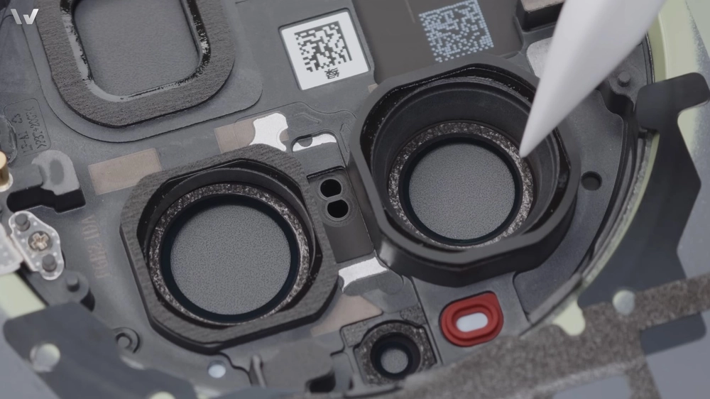 Mổ xẻ vivo X300 Ultra: “Quái vật camera” có gì bên trong?