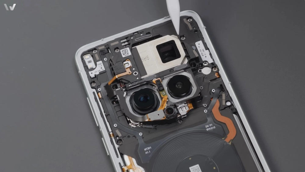 Mổ xẻ vivo X300 Ultra: “Quái vật camera” có gì bên trong?