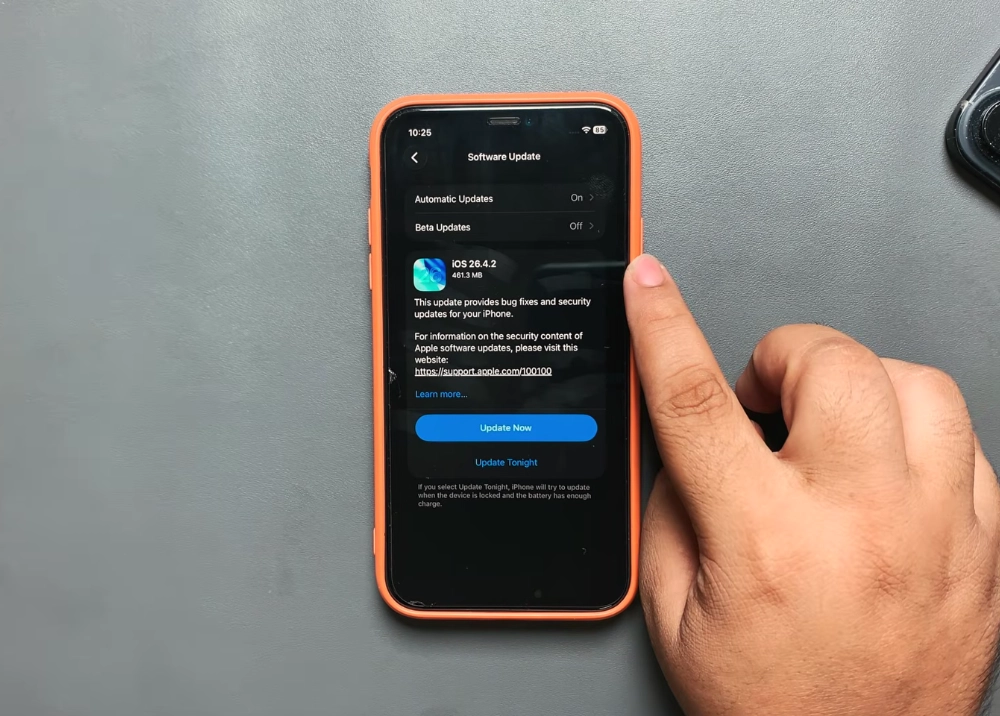 Review iOS 26.4.2: Pin tốt hơn nhiều, fix loạt lỗi
