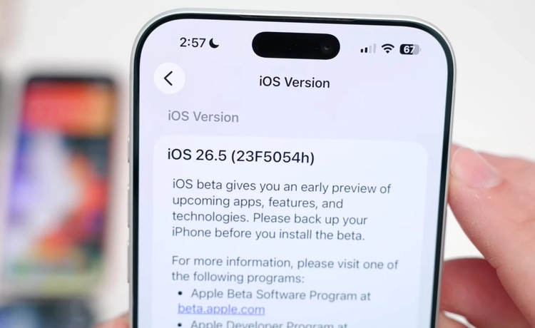 Review iOS 26.5 Beta 2: Mượt mà hơn nhưng vẫn còn "sạn"