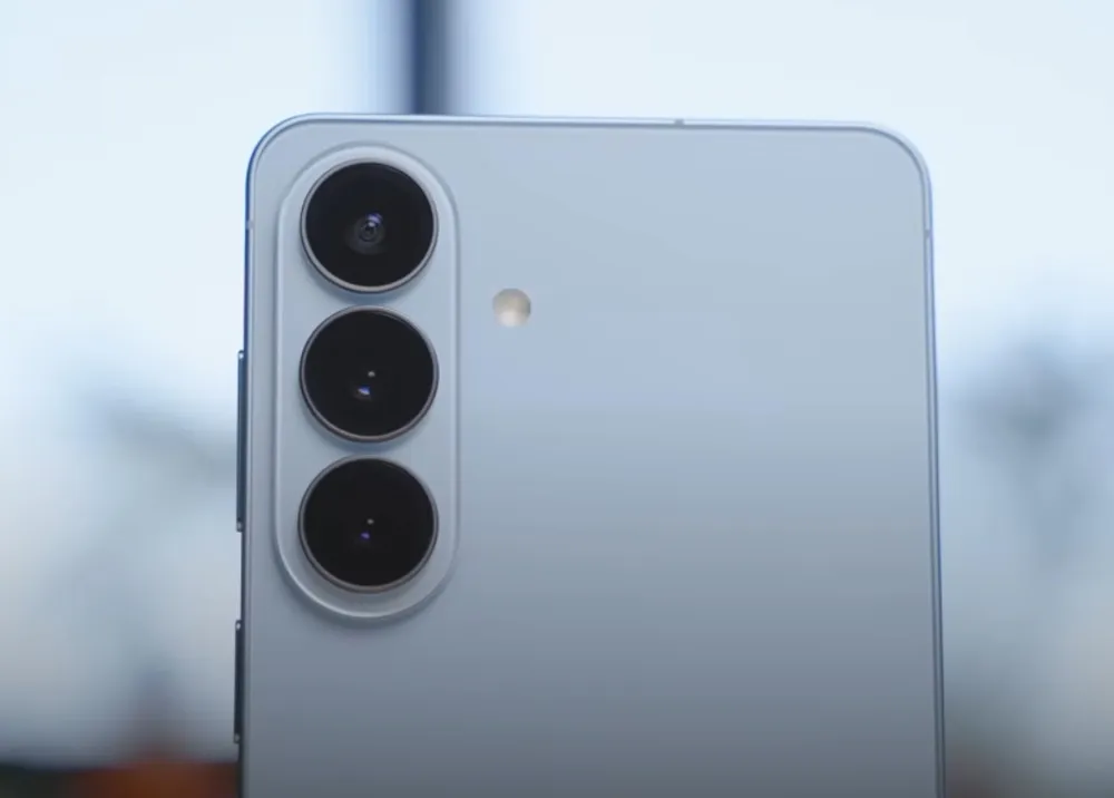 Samsung Galaxy S26 Plus: Cân bằng hoàn hảo, có đáng mua?