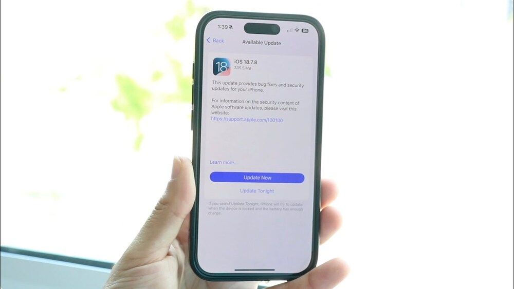 So sánh iOS 26.4.2 vs iOS 18.7.8