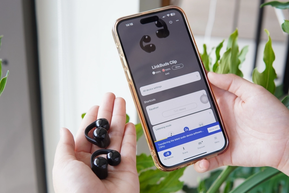 Trải nghiệm nghe không khoảng cách với Sony Clip WF-LC900: Nhạc trong tai, thế giới quanh mình 