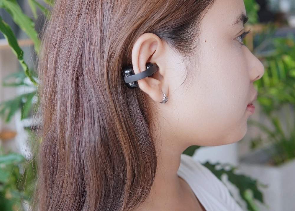 Trải nghiệm nghe không khoảng cách với Sony Clip WF-LC900: Nhạc trong tai, thế giới quanh mình 