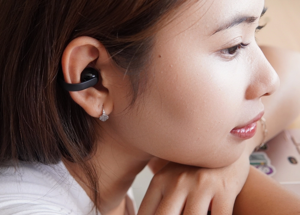 Trải nghiệm nghe không khoảng cách với Sony Clip WF-LC900: Nhạc trong tai, thế giới quanh mình 