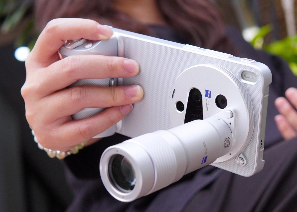 vivo X300 Ultra: "Trùm cuối" nhiếp ảnh di động với bộ ống kính quang học đỉnh cao