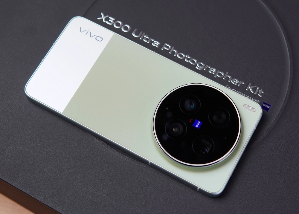vivo X300 Ultra: "Trùm cuối" nhiếp ảnh di động với bộ ống kính quang học đỉnh cao