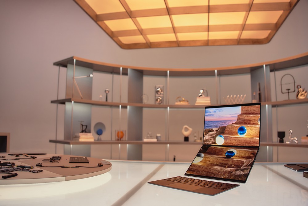 ASUS Zenbook DUO 2026 mở đặt trước tại Việt Nam