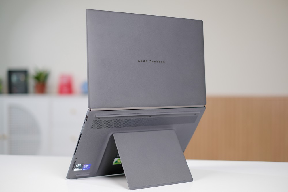ASUS Zenbook DUO 2026 ra mắt tại Việt Nam