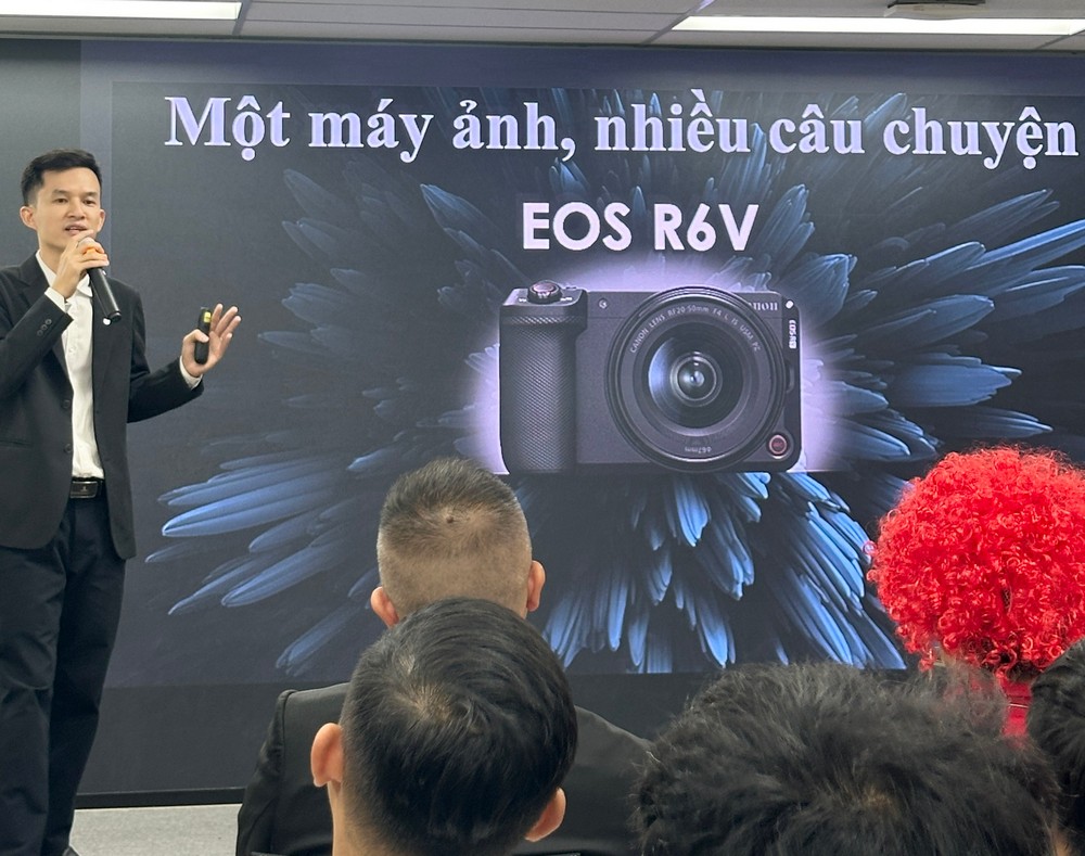 Canon ra mắt máy quay EOS R6 V quay 7K