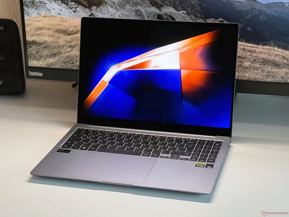 Galaxy Book 6 Ultra: Laptop Windows nhưng mạnh ngang MacBook?
