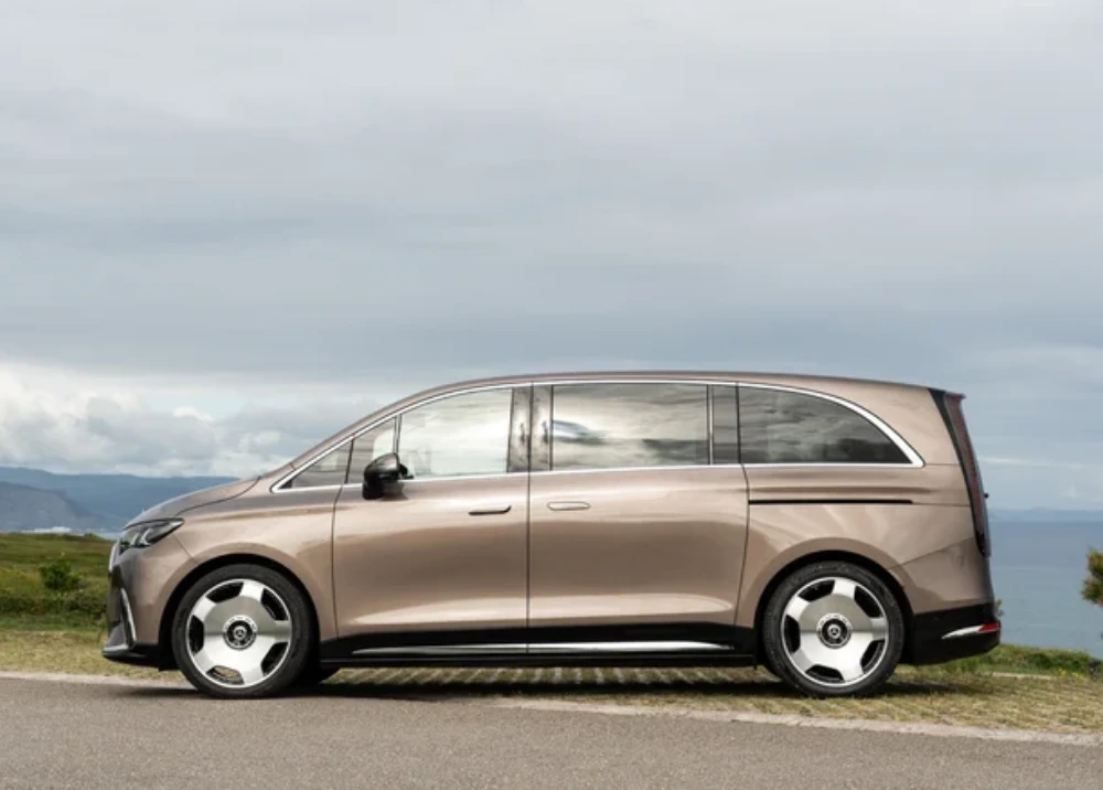 "Chuyên cơ mặt đất" cũng chào thua Mercedes VLE 2028!