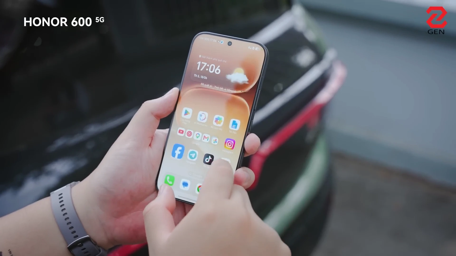 Bỏ logo đi, iPhone 17 "tuổi gì" với HONOR 600?