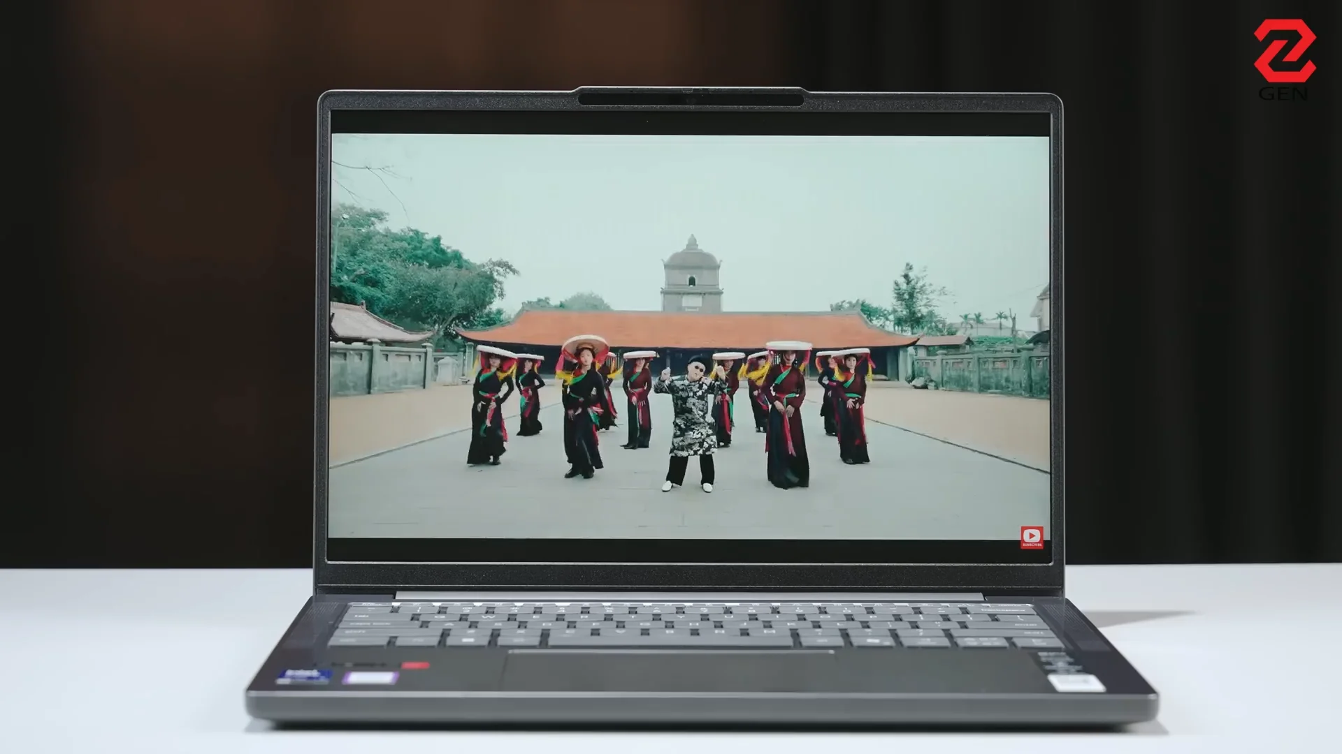 Trải nghiệm Lenovo Ideapad Slim 3i: Nhỏ gọn, AI "có võ"