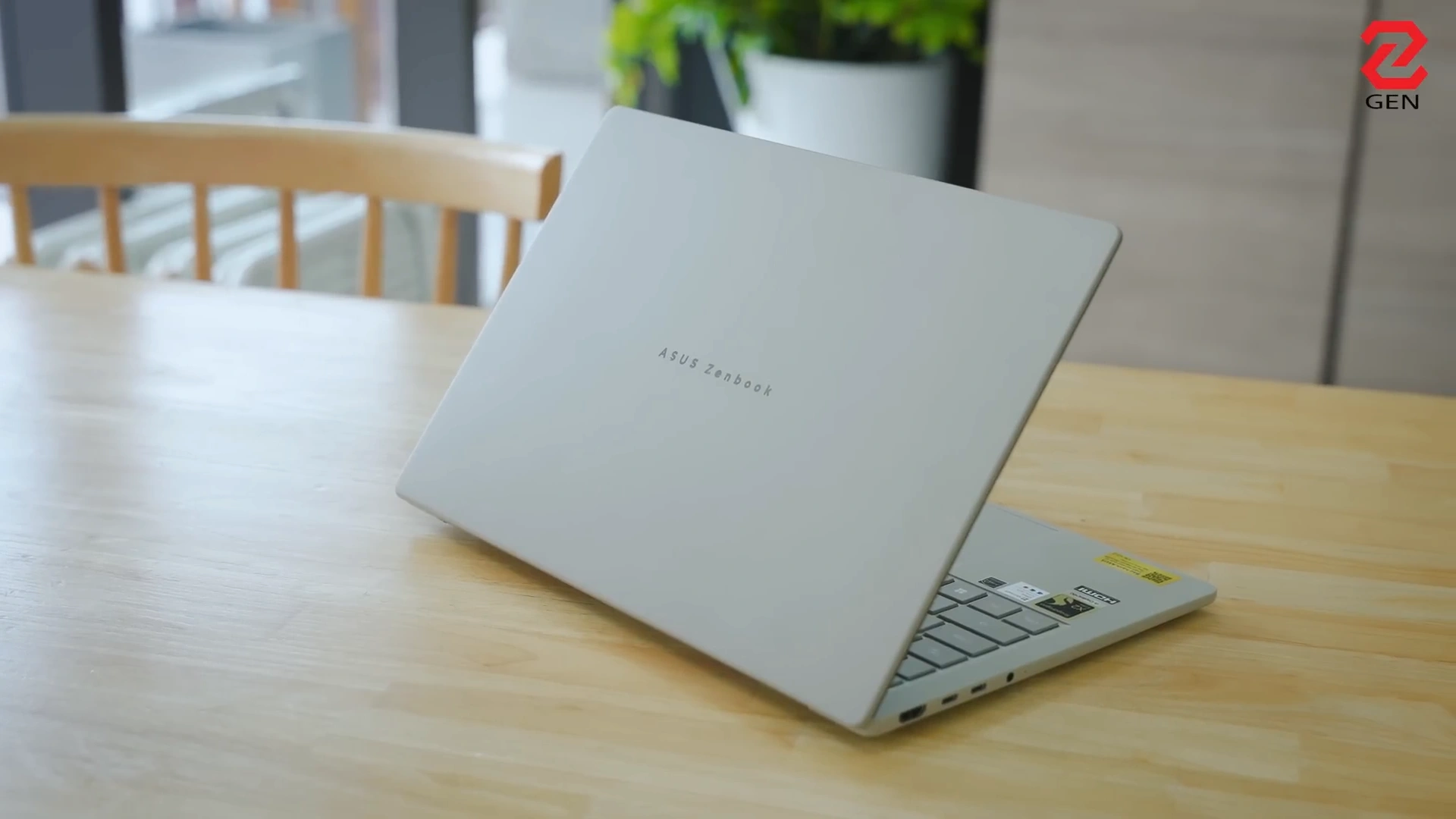 Đánh giá ASUS Zenbook A14 2026: Mỏng nhẹ mà mạnh mẽ!
