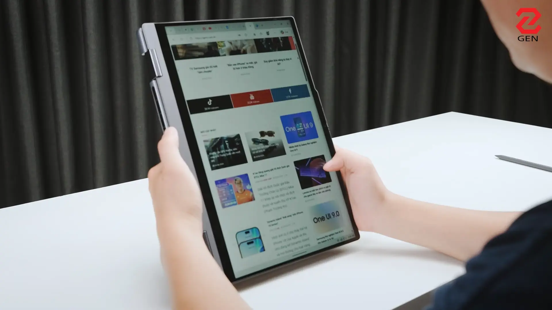 Lenovo IdeaPad 5i 2-in-1: Có gì hay ngoài "xoay gập 360 độ"?