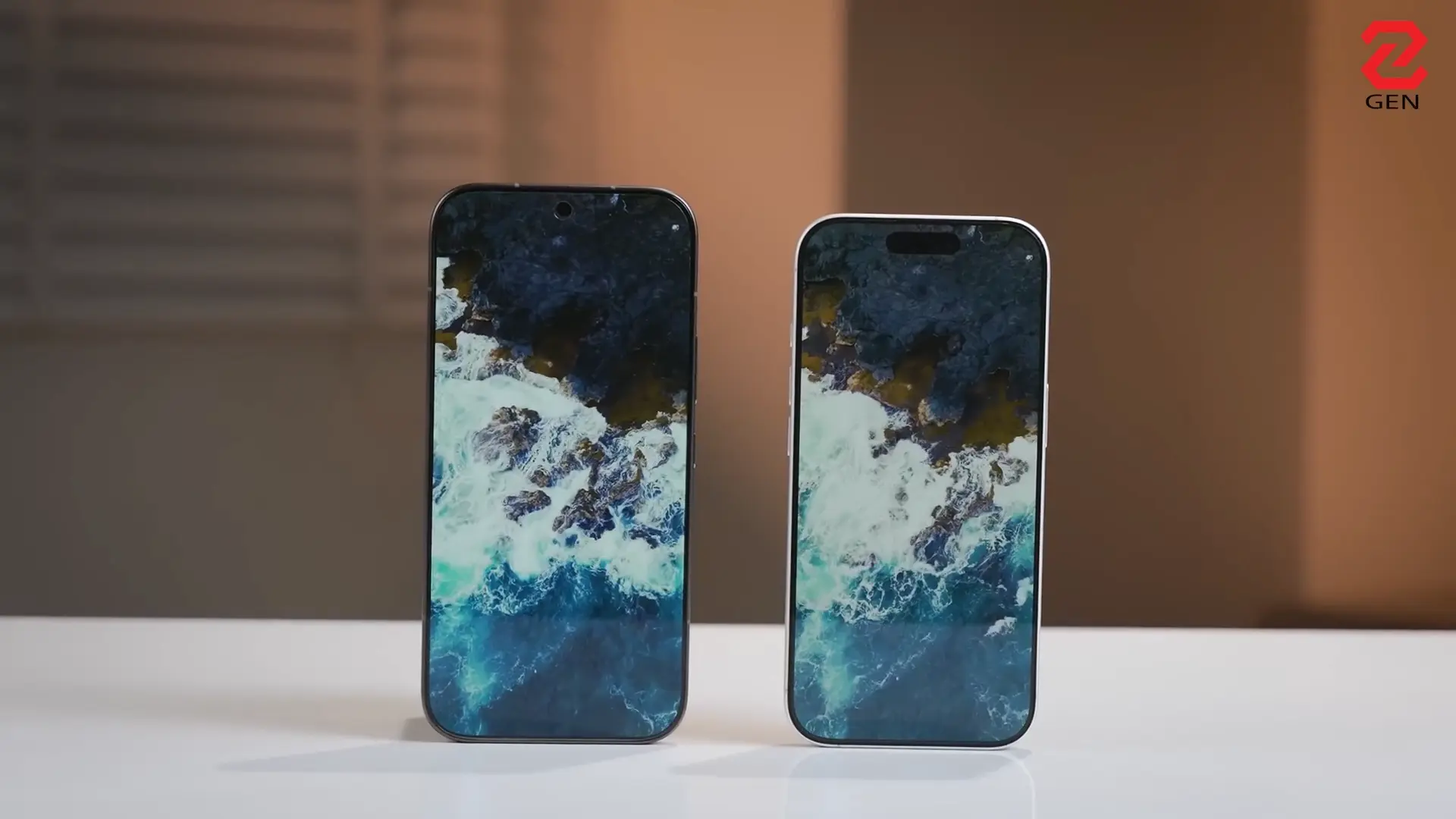 Bỏ logo đi, iPhone 17 "tuổi gì" với HONOR 600?