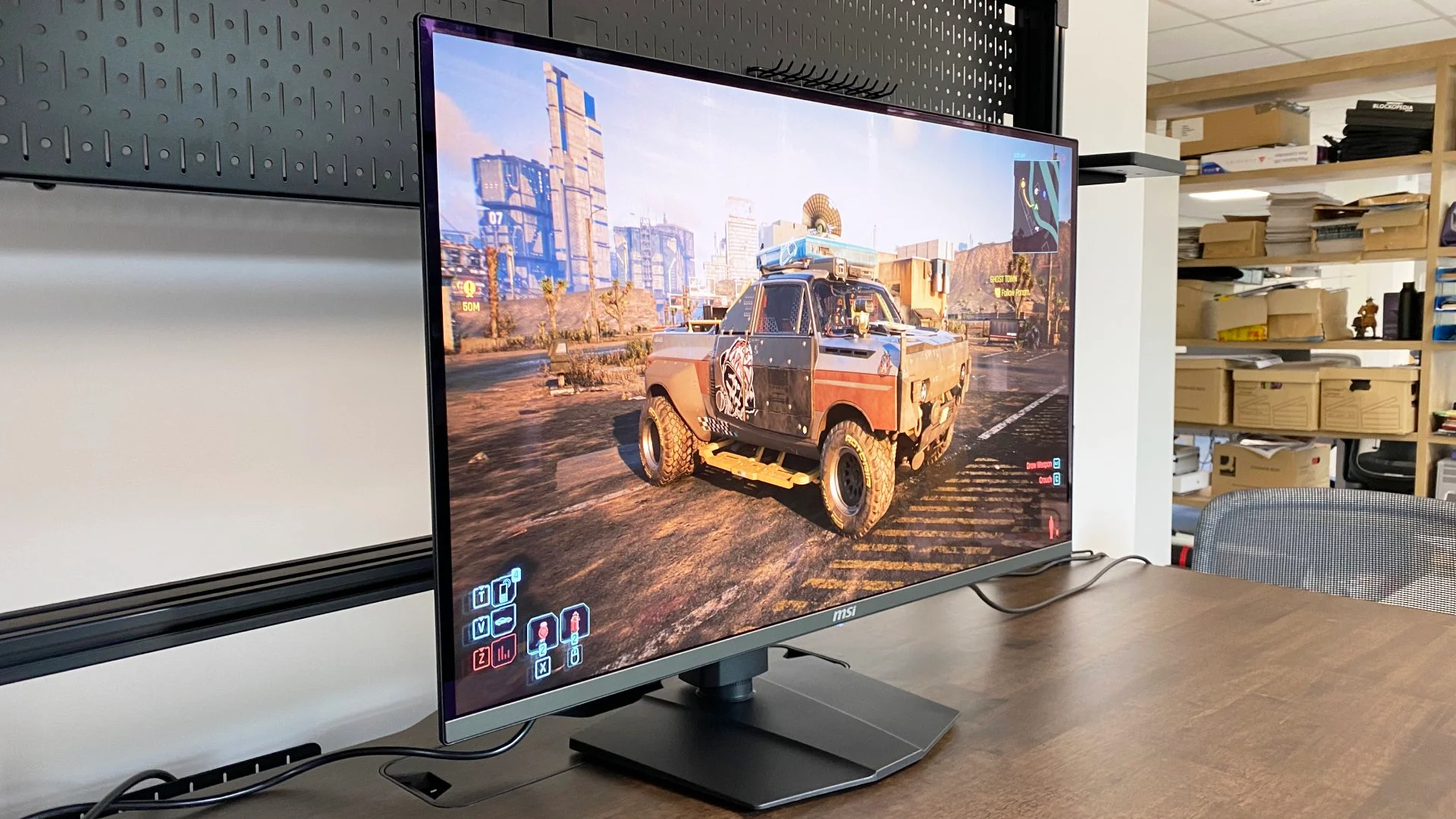 Màn hình OLED hay QLED tốt hơn?