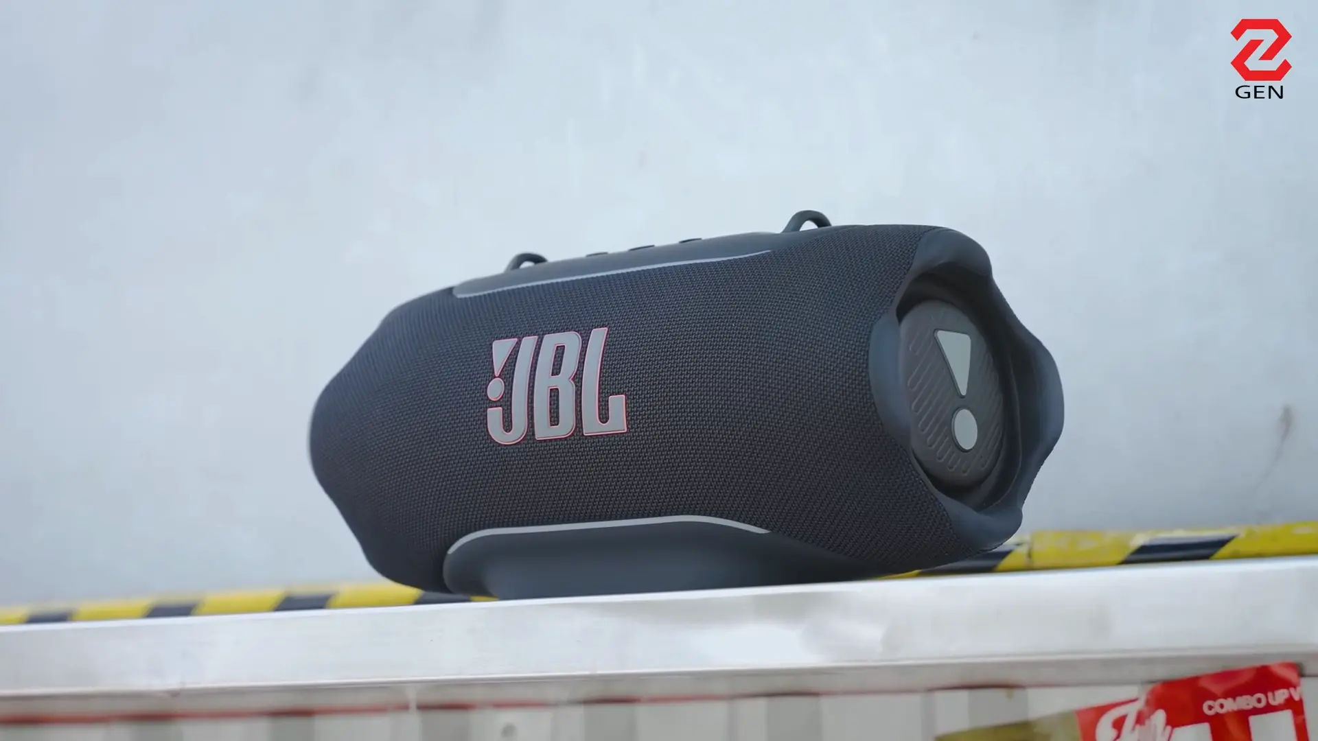 Còn gì "lực" hơn loa JBL Xtreme 5?