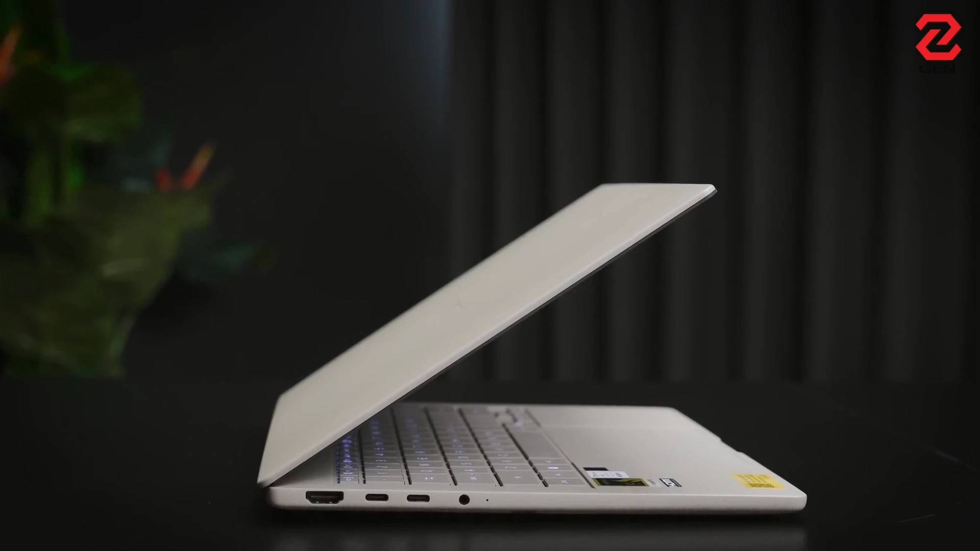 Đánh giá ASUS Zenbook A14 2026: Mỏng nhẹ mà mạnh mẽ!