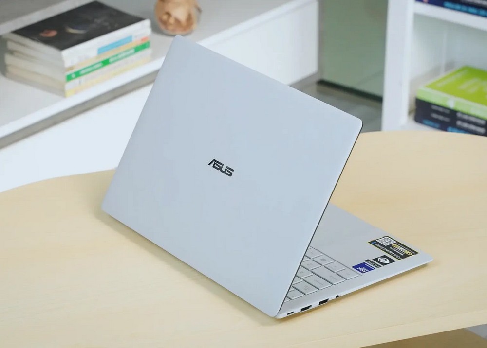ASUS ExpertBook Ultra: Flagship laptop cho doanh nghiệp