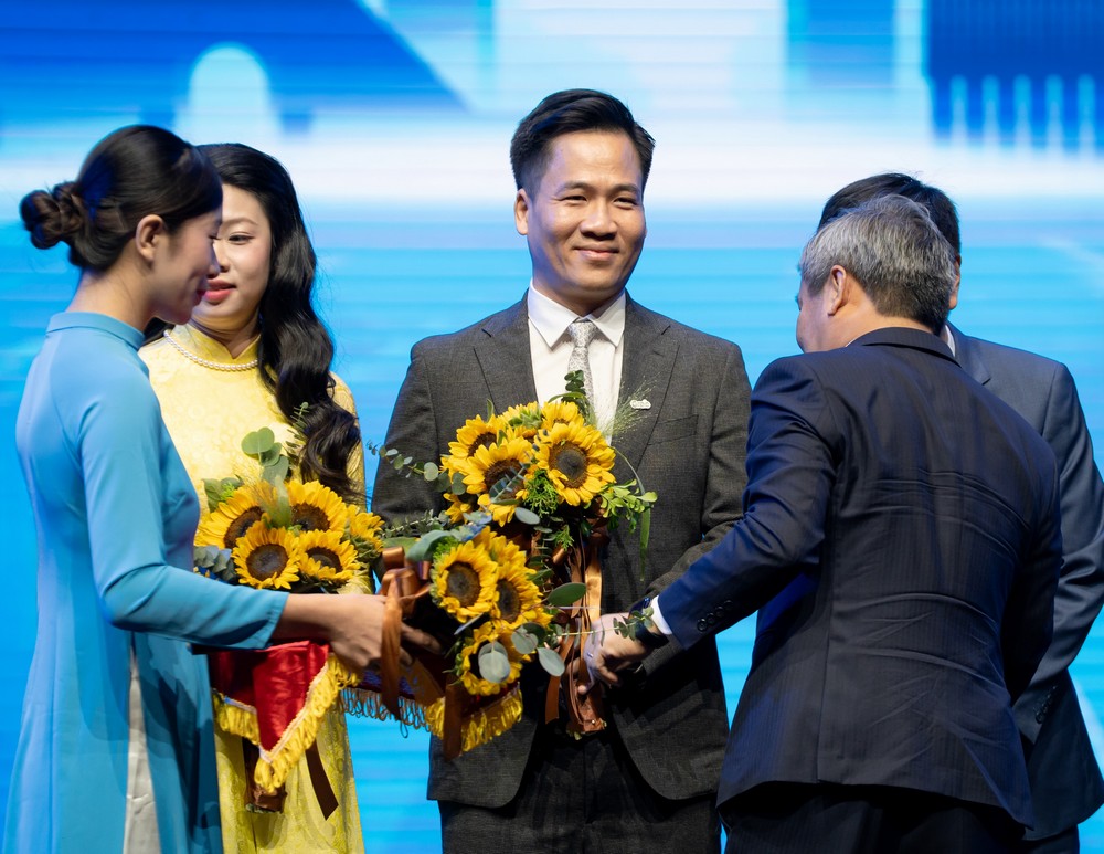 Hà Nội hợp tác Grab thúc đẩy đô thị xanh, chuyển đổi số đến năm 2030
