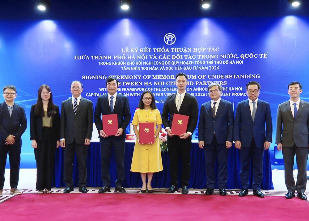 Hà Nội hợp tác Grab thúc đẩy đô thị xanh, chuyển đổi số đến năm 2030