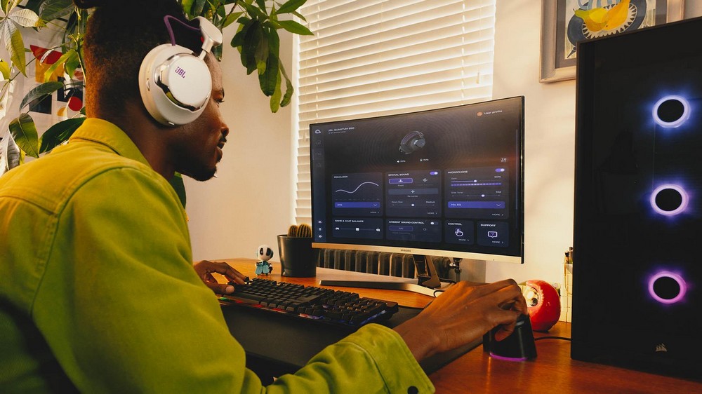 JBL ra mắt bộ ba tai nghe gaming Quantum