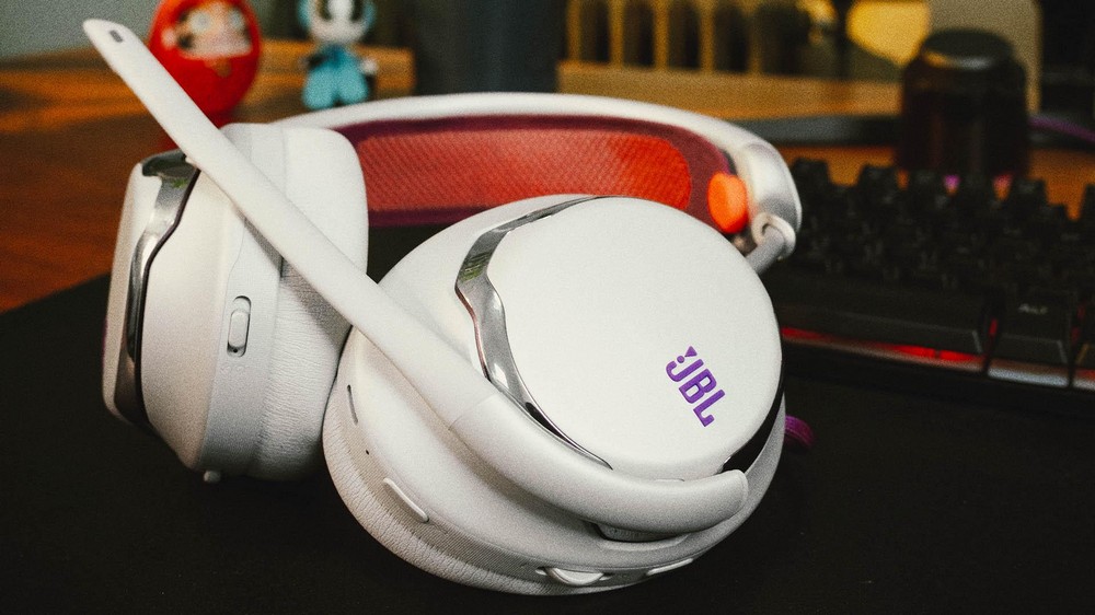 JBL ra mắt bộ ba tai nghe gaming Quantum