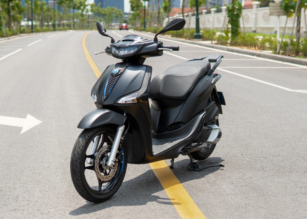 Piaggio Liberty S 125: Đổ xăng E10, vi vu Sài Gòn sẽ ra sao, tốn bao nhiêu tiền? 