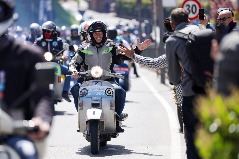Vespa kỷ niệm 80 năm bằng đại hội lớn nhất lịch sử tại Rome