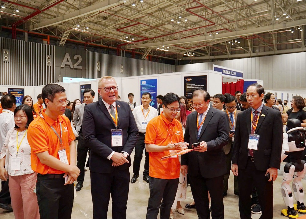Vietnamobile ra mắt hệ sinh thái số cho SME