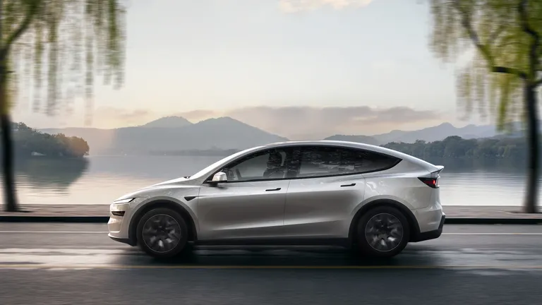 Những hình ảnh đầu tiên của Tesla Model Y L 2027