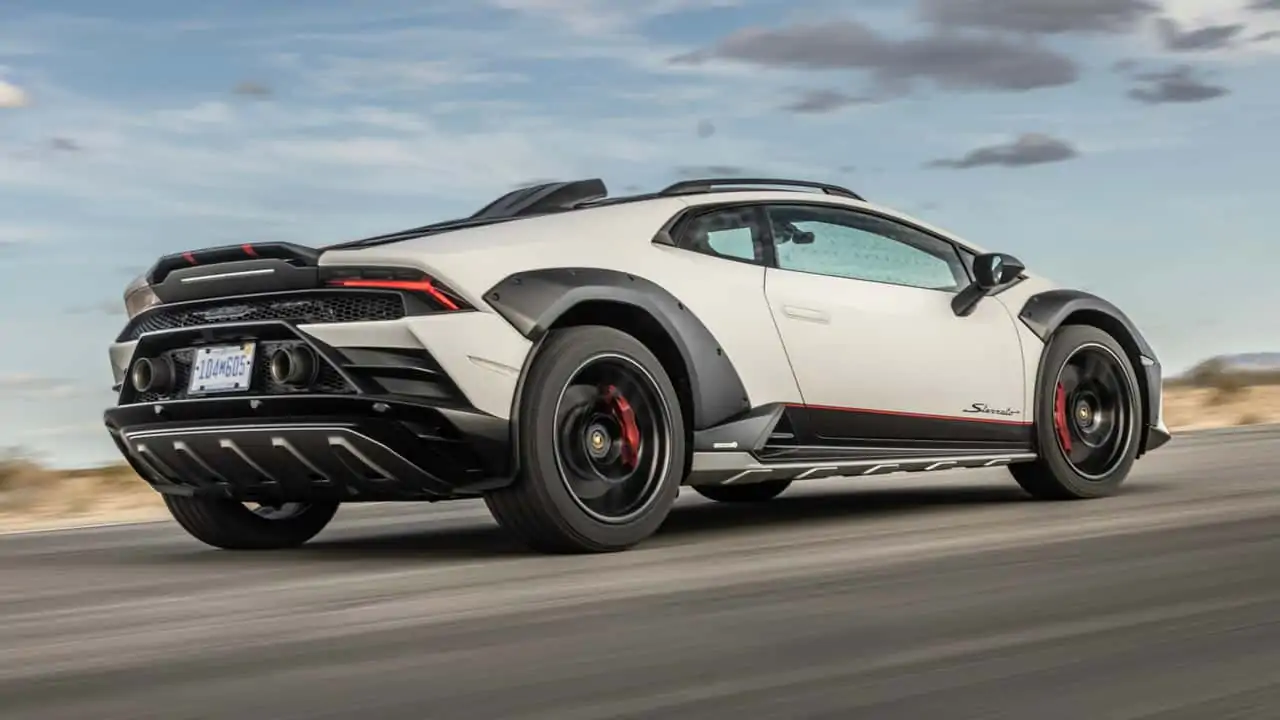 Sau Huracán Sterrato, Lamborghini sẽ ra mắt siêu phẩm nào?