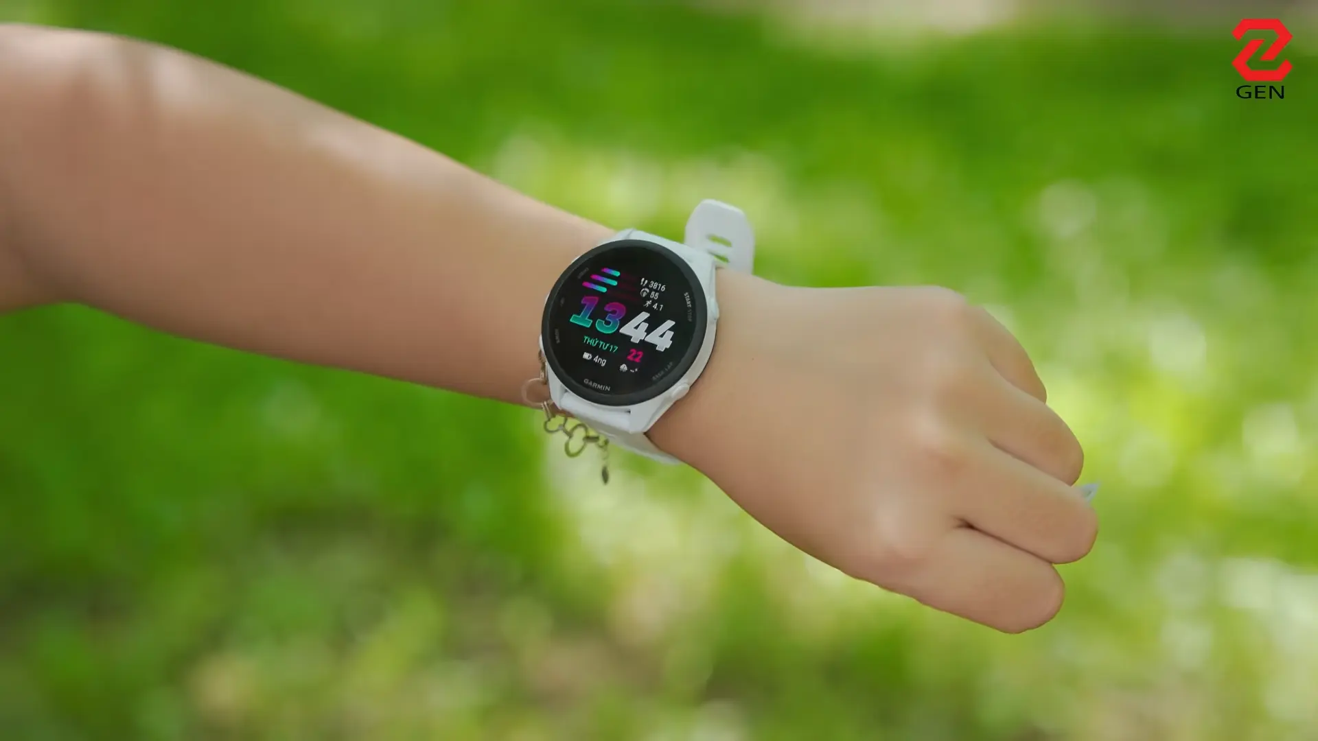 "Nhập môn" chạy bộ, cứ để Garmin Forerunner 70 và Venu 4 lo!