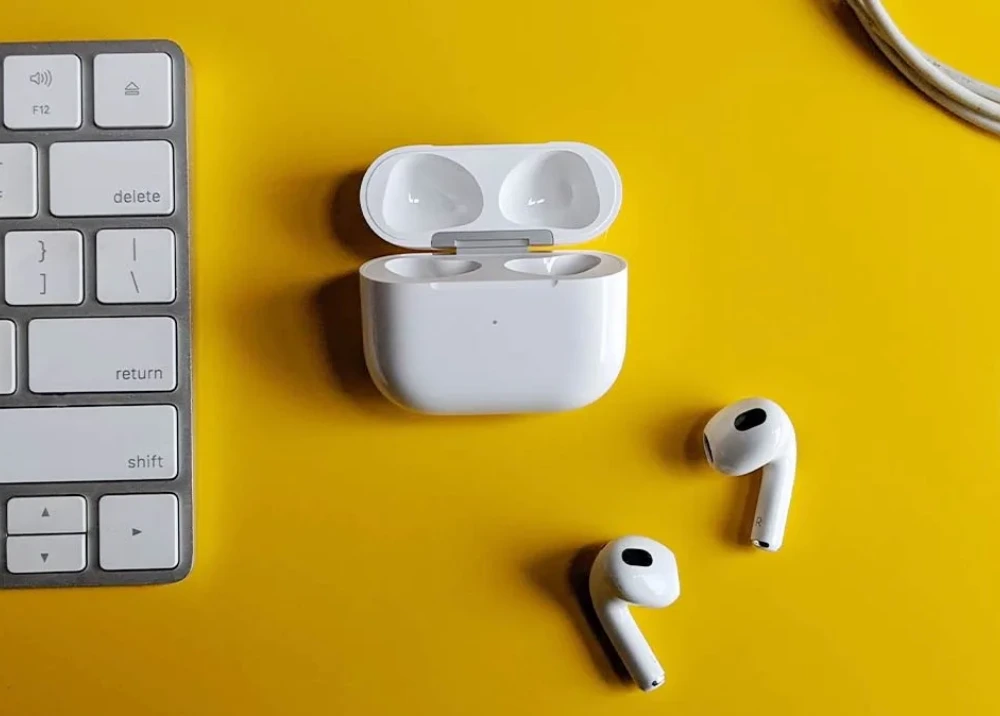 AirPods Ultra lộ diện trên iOS 27 beta?