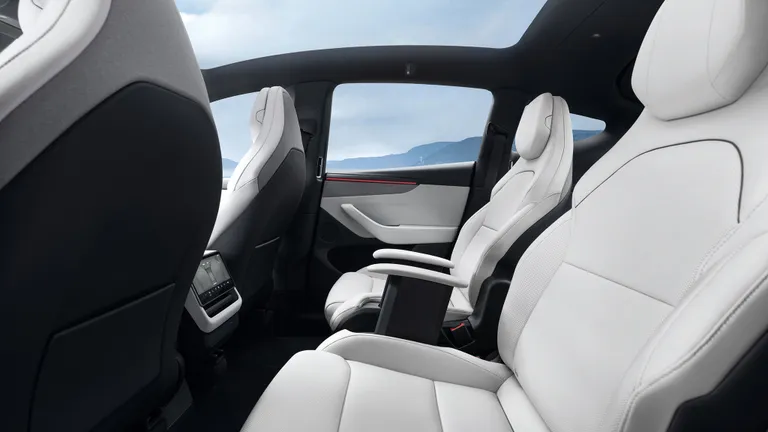 Những hình ảnh đầu tiên của Tesla Model Y L 2027
